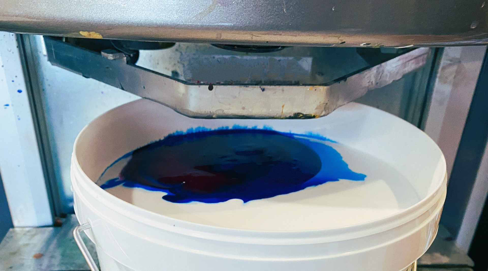 Paint mixer and shaker Machine